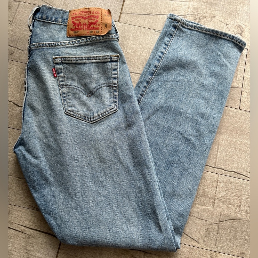 Levi's Men's Light Blue 501 Straight Jeans